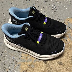 Skechers Max Cushion Elite